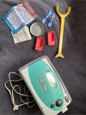 Teal & White “Easy-Bake” Oven with Accessories
